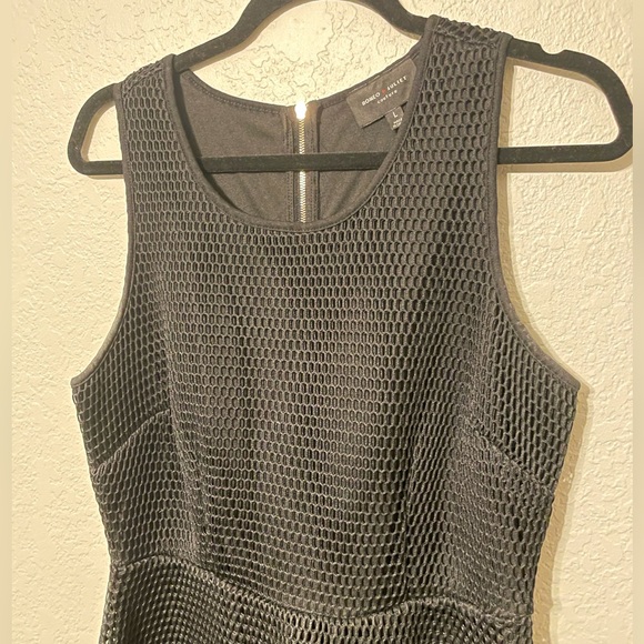 Romeo & Juliet Couture Black Mesh Fit & Flare Sleeveless Dress - Picture 3 of 9